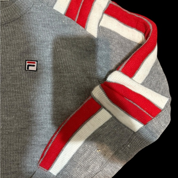 Vintage Fila Men's Gray Sweater with Red and White Stripes - Picture 3 of 6